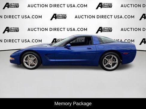 Used 2003 Chevrolet Corvette Coupe w/ Preferred Equipment Group RWD image 3