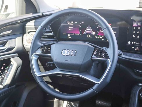 Certified 2025 Audi Q5 Premium Plus w/ Premium Plus AWD/4WD image 17