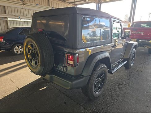 Used 2022 Jeep Wrangler Sport AWD/4WD image 7