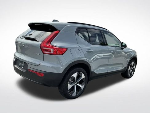 Used 2026 Volvo XC40 B5 Plus AWD/4WD image 11