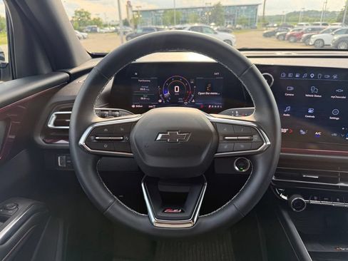 Used 2025 Chevrolet Traverse Z71 w/ Driver Confidence Package AWD/4WD image 18