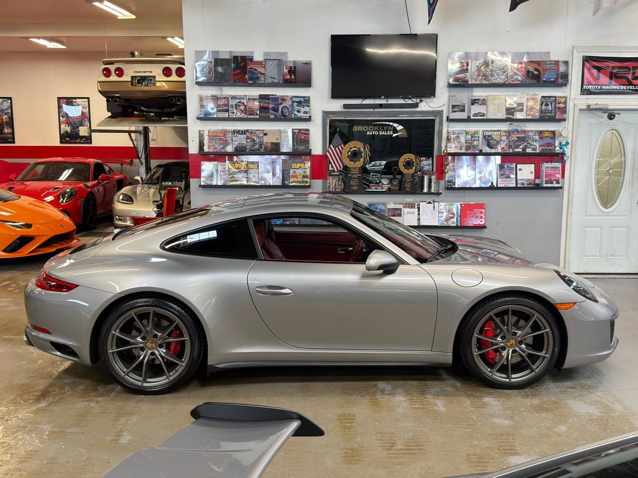 Used 2018 Porsche 911 Carrera 4S AWD/4WD image 4