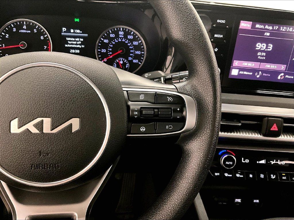Used 2022 Kia K5 LXS FWD image 12