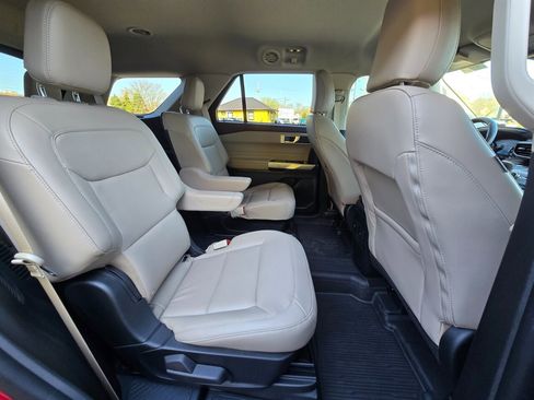 Used 2023 Ford Explorer XLT w/ Equipment Group 202A image 16