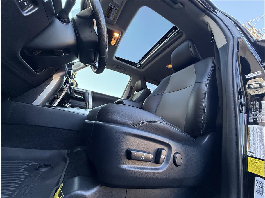 Used 2023 Toyota 4Runner SR5 Premium w/ Moonroof Package AWD/4WD image 8