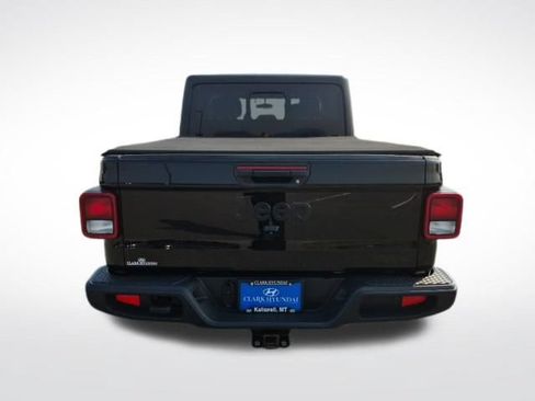 Used 2020 Jeep Gladiator Sport w/ Technology Group AWD/4WD image 6