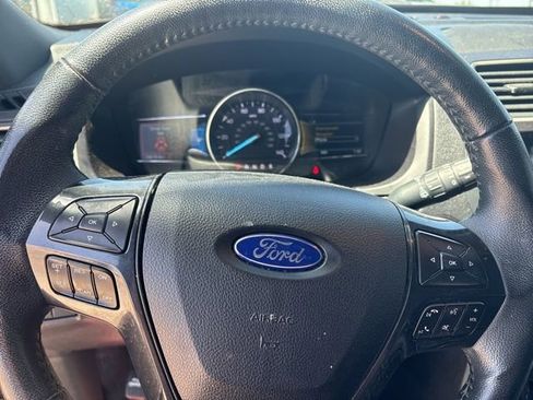 Used 2019 Ford Explorer XLT w/ Equipment Group 201A FWD image 8