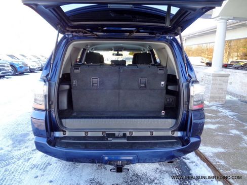 Used 2015 Toyota 4Runner SR5 image 22