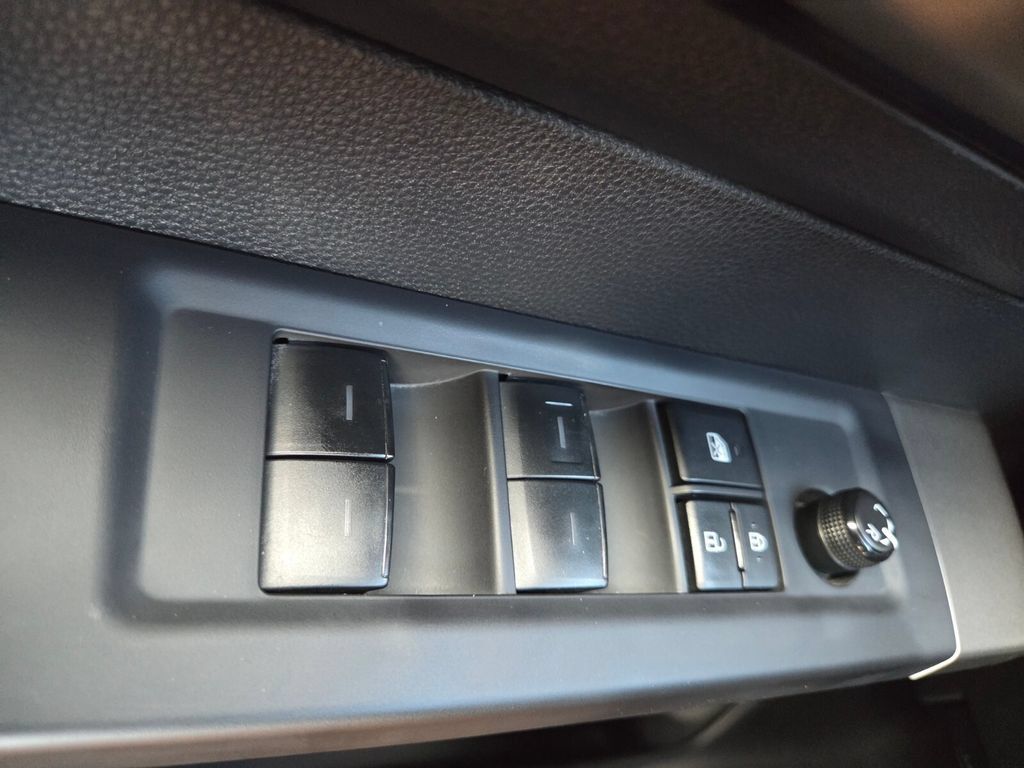 Used 2022 Toyota Tundra SR5 w/ SR5 Premium Package RWD image 18
