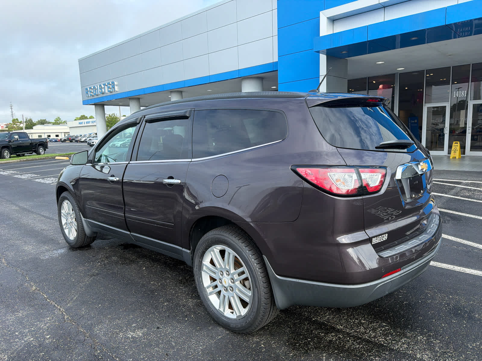 Used 2015 Chevrolet Traverse LT w/ Style and Technology Package FWD image 3