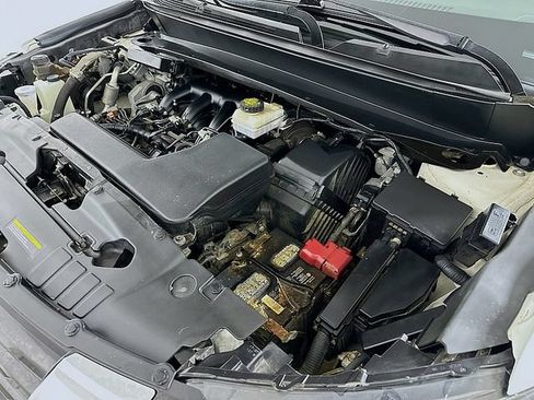 Used 2018 Nissan Pathfinder SV AWD/4WD image 29