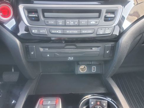 Used 2019 Honda Pilot Touring image 42