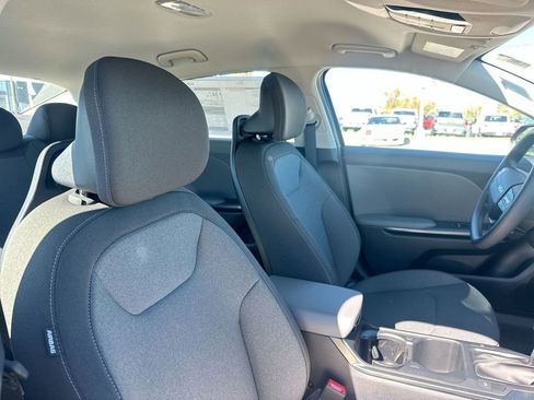 Used 2025 Kia K4 LX image 50