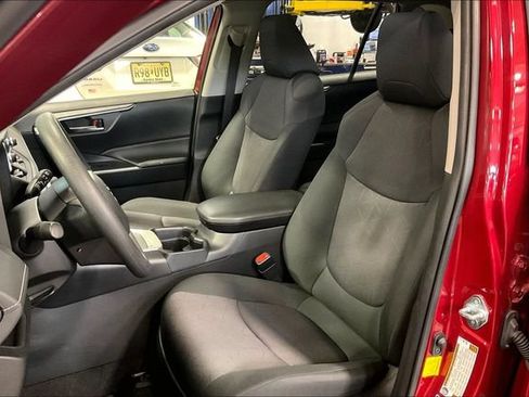 Used 2019 Toyota RAV4 XLE w/ Convenience Package AWD/4WD image 25