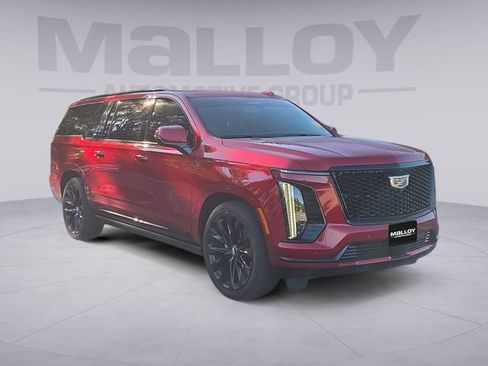 Certified 2026 Cadillac Escalade ESV Platinum Sport w/ LPO, ONYX Package AWD/4WD image 7