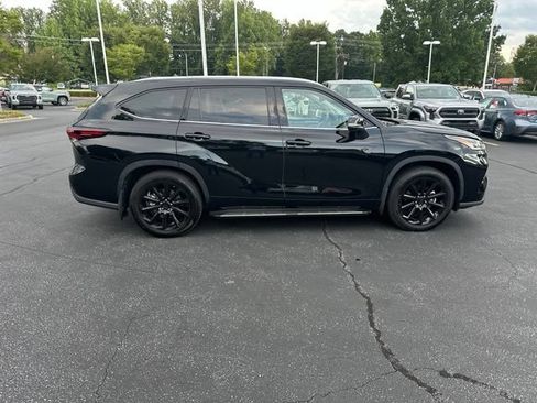 Used 2025 Toyota Highlander Platinum AWD/4WD image 5