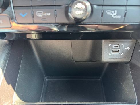 Used 2025 Jeep Compass Latitude AWD/4WD image 24