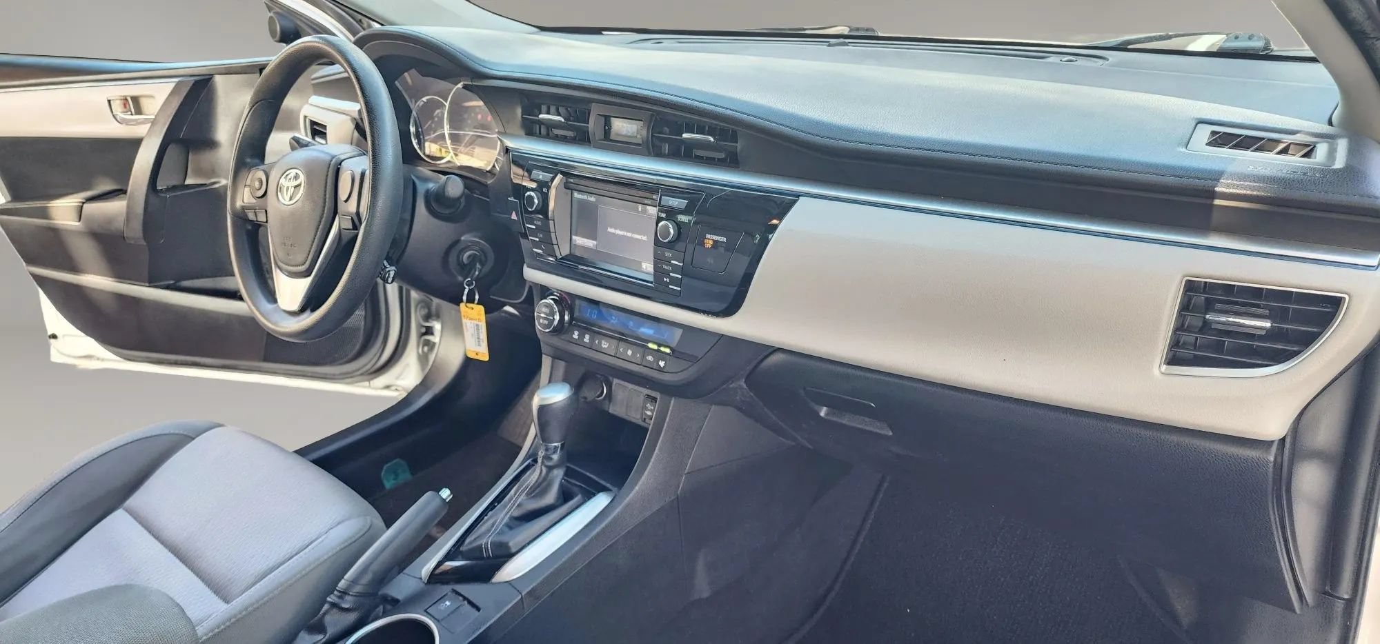 Used 2015 Toyota Corolla LE FWD image 26