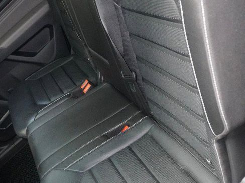 Used 2021 Volkswagen Atlas Cross Sport SEL Premium image 5