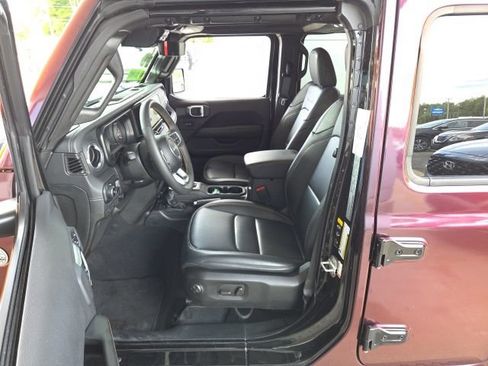 Used 2024 Jeep Wrangler Unlimited Sahara w/ Technology Group AWD/4WD image 23