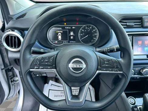 Used 2025 Nissan Versa SV FWD image 28