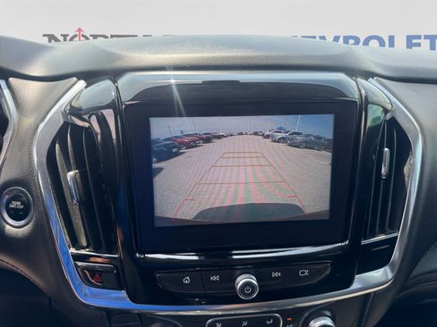 Used 2018 Chevrolet Traverse LT FWD image 15