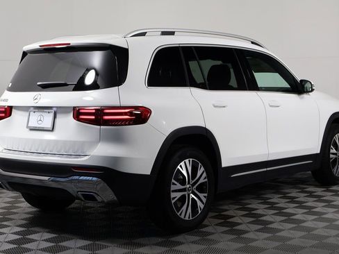 New 2026 Mercedes-Benz GLB 250 image 2