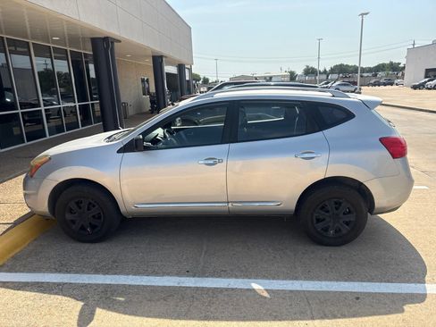 Used 2015 Nissan Rogue S w/ Convenience Package FWD image 4