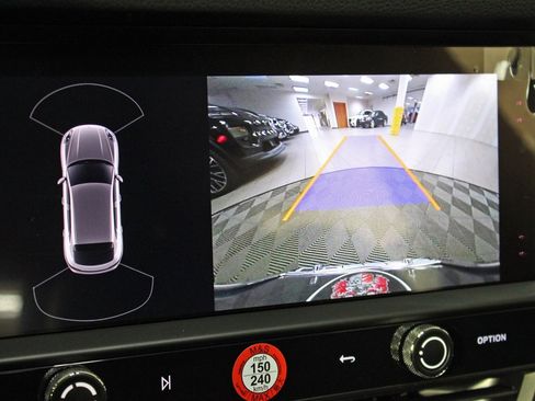 Used 2025 Porsche Macan image 28