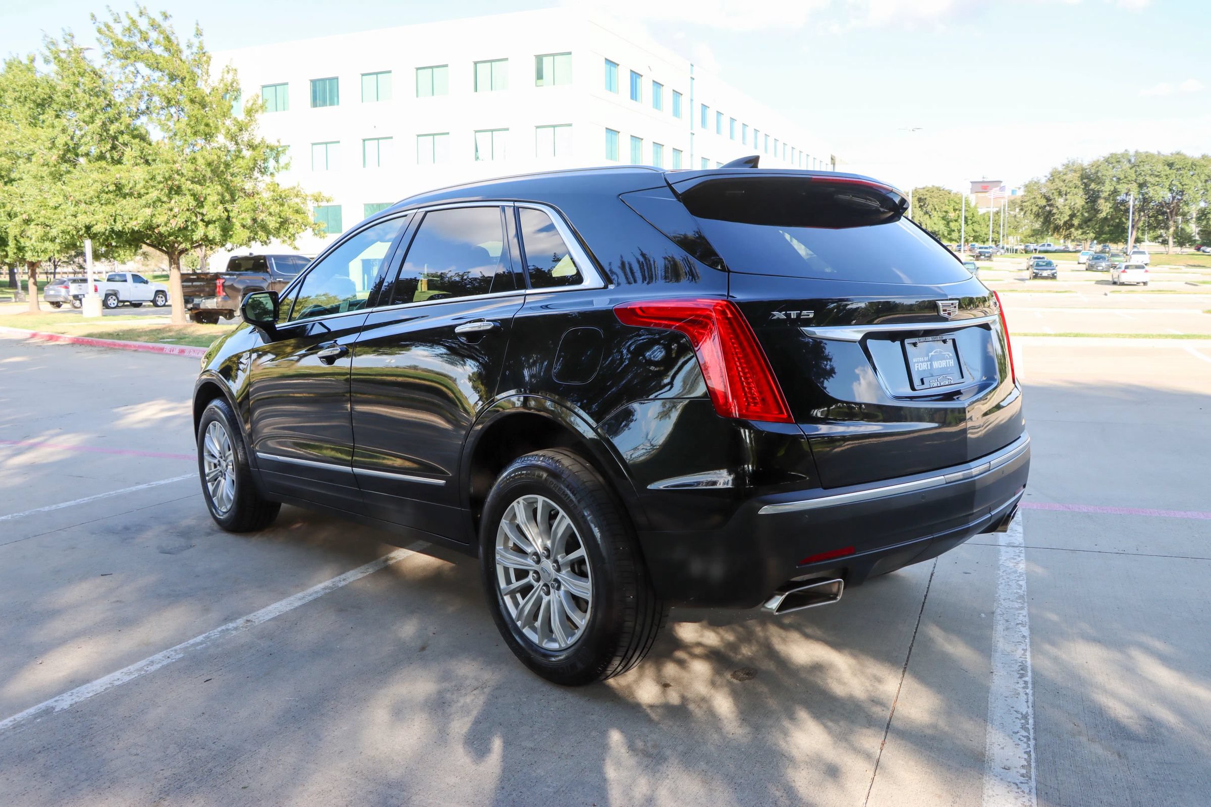 Used 2019 Cadillac XT5 FWD image 5
