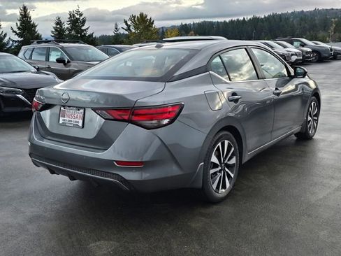 Used 2025 Nissan Sentra SV w/ SV Premium Package image 5