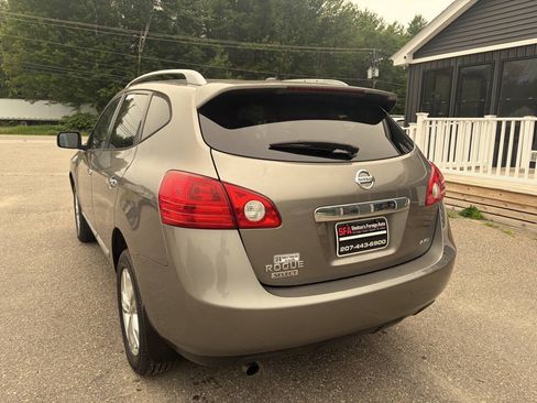 Used 2015 Nissan Rogue S w/ Convenience Package AWD/4WD image 7