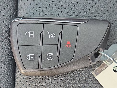 New 2026 Chevrolet Traverse LT w/ Sun and Wheel Package image 37