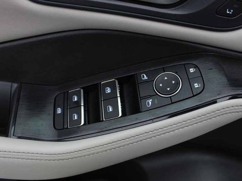 Used 2023 Nissan Rogue SL AWD/4WD image 13