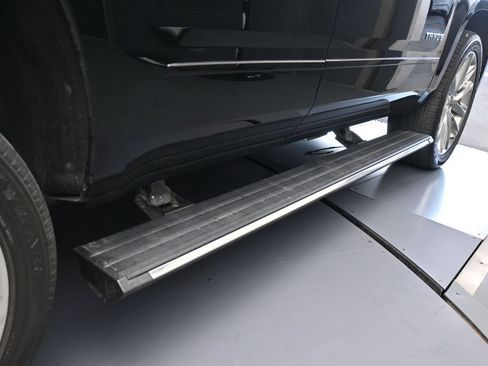 Used 2019 Chevrolet Tahoe Premier w/ Premier Plus Edition RWD image 54