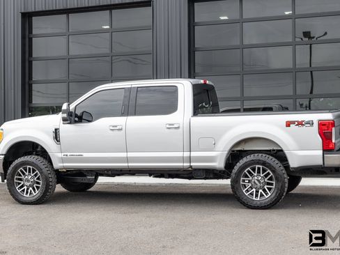 Used 2017 Ford F250 Lariat w/ Lariat Value Package AWD/4WD image 5