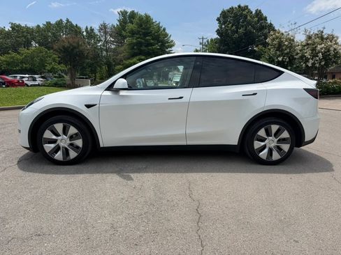 Used 2023 Tesla Model Y AWD image 7