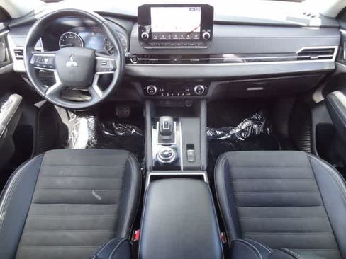 Used 2024 Mitsubishi Outlander SE FWD image 10