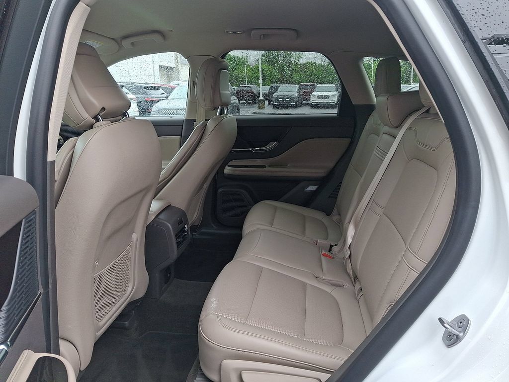Certified 2020 Lincoln Corsair AWD w/ Equipment Group 101A image 10