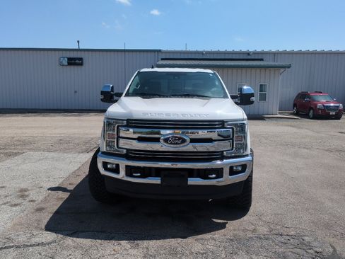 Used 2019 Ford F250 Lariat w/ Lariat Ultimate Package AWD/4WD image 2