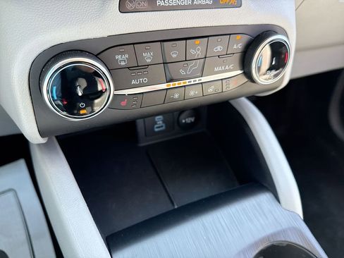 Used 2023 Ford Escape Active w/ Cold Weather Package FWD image 18