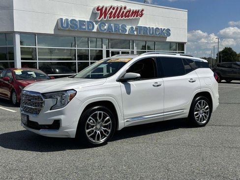 Used 2024 GMC Terrain Denali w/ Denali Premium Package image 1