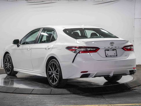 Certified 2024 Toyota Camry SE FWD image 3