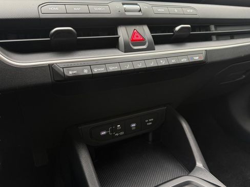 Used 2025 Kia K4 FWD image 36