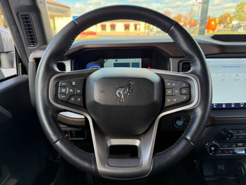 Used 2023 Ford Bronco Outer Banks image 18