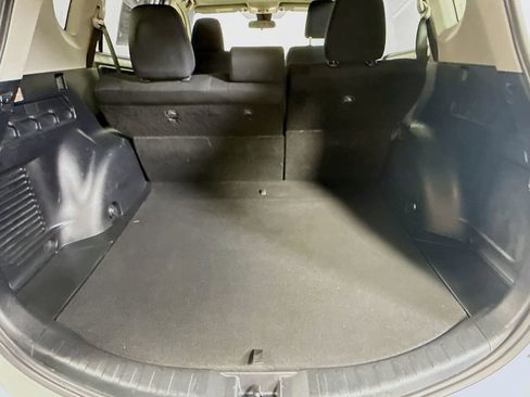 Used 2018 Toyota RAV4 XLE FWD image 23