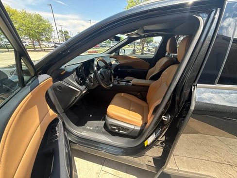 Used 2025 Lexus RX 350 Premium w/ Accessory Package (Z1) FWD image 5