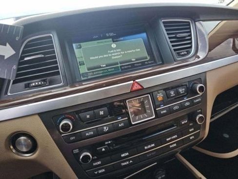 Used 2018 Genesis G80 3.8 RWD image 10