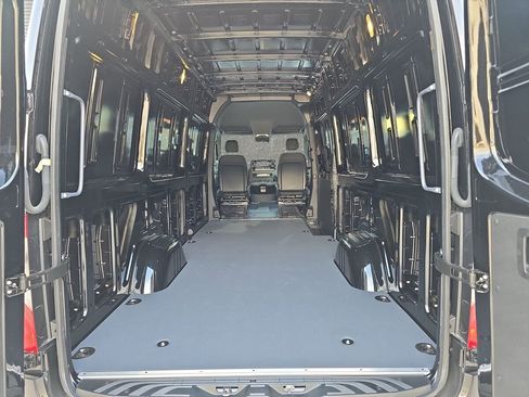 New 2025 Mercedes-Benz Sprinter 2500 image 12