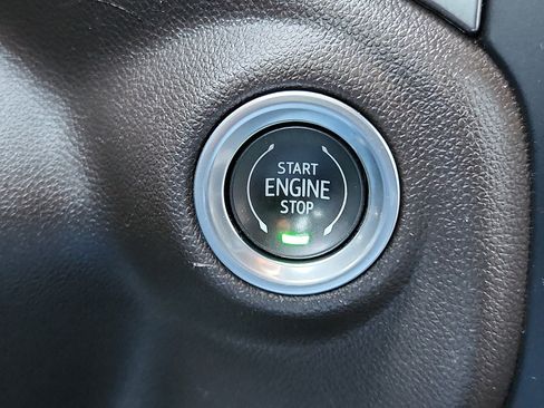 Used 2022 Chevrolet Silverado 1500 LT w/ Z71 Off-Road Package image 15